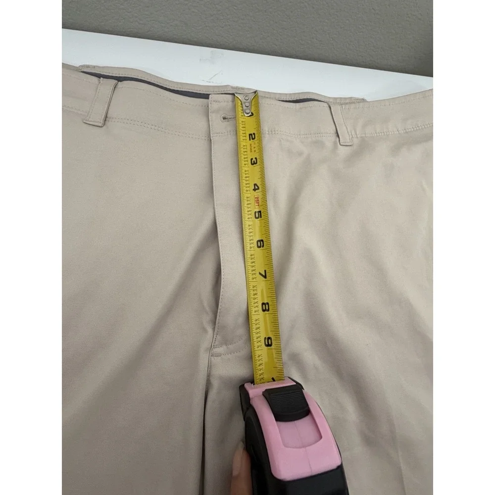PGA TOUR Men's Golf Shorts Beige Size 42 Flat Front Stretch Pockets
